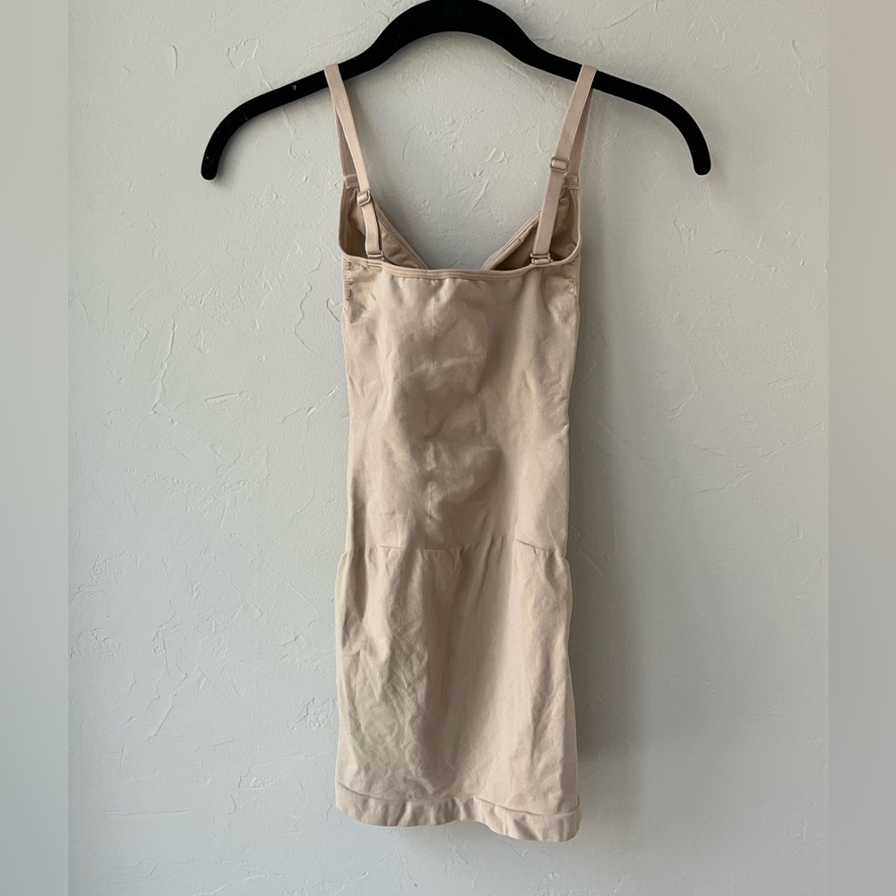 ✨NEW SKIMS SEAMLESS SCULPTING SLIP DRESS CLAY L - Picture 5 of 5